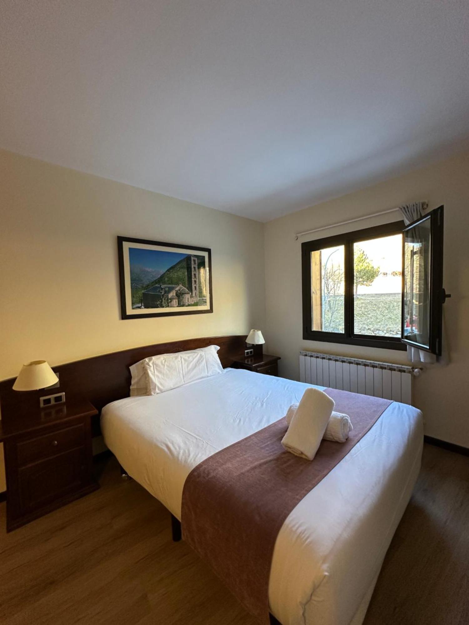 Hotel Romanic Taull Exterior photo